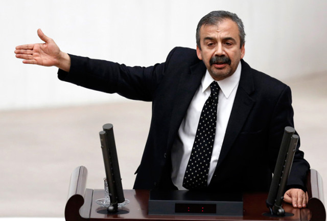 HDP Karıştı, Önder'den Kaplan'a Cevap Geldi